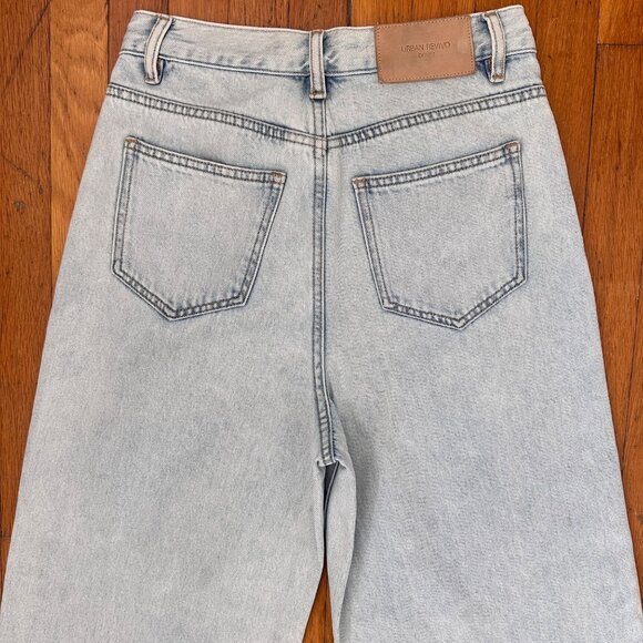 Urban Revivo Women's High Rise Light Wash Wide Leg Jeans, Size 6 - Picture 7 of 9